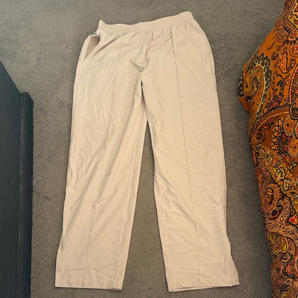 Abercrombie and Fitch Women’s Lightweight Elastic-Waist Cream Pants